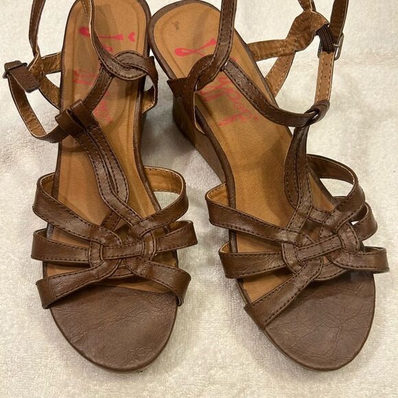Jellypop Brown Strappy Sandals with Ankle Buckle - Picture 1 of 7